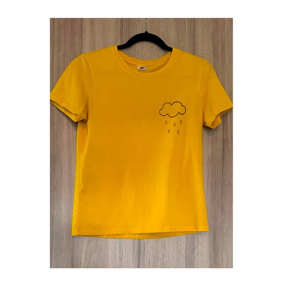 Women’s Graphic Tee - Picture 2 of 4